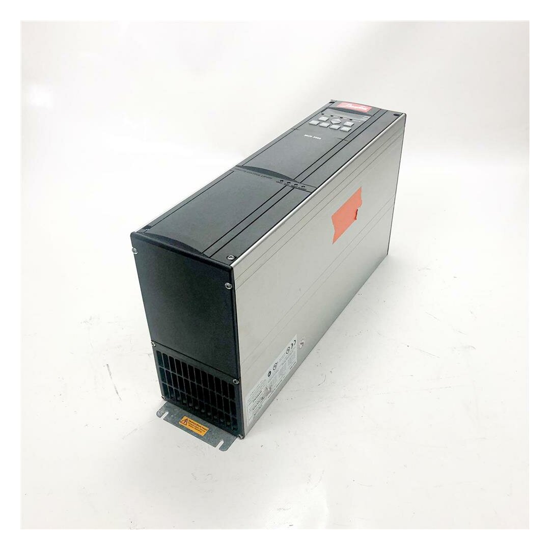 Danfoss MCD 3000 MCD3045-T5-B21-CV4 Frequenzumrichter